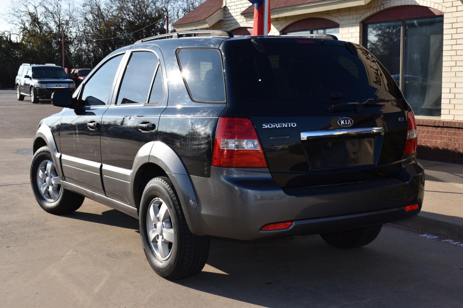 2008 Black /Gray Kia Sorento Base (KNDJD736985) with an V6 3.81 engine, 5 SPEED AUTOMATIC transmission, located at 5925 E. BELKNAP ST., HALTOM CITY, TX, 76117, (817) 834-4222, 32.803799, -97.259003 - When considering buying a used car like the 2008 Kia Sorento, there are several factors to take into account. Here are some potential reasons why you might consider purchasing this model: Affordability: The 2008 Kia Sorento is likely to be more affordable compared to newer SUVs. If you're on a bu - Photo#2